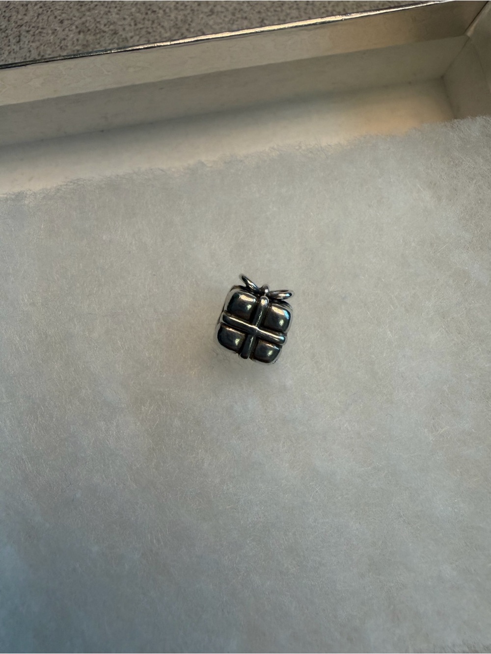Pandora Silver Gift Box Charm - Silver
